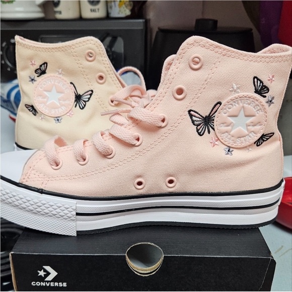 NEW Converse Chuck Taylor All Stars Size 5 kids/girls/soft Peach color HARD FIND - Picture 2 of 12